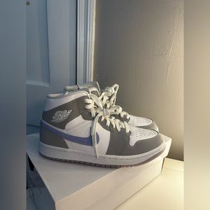 Authentic Woman Jordan 1 Mid